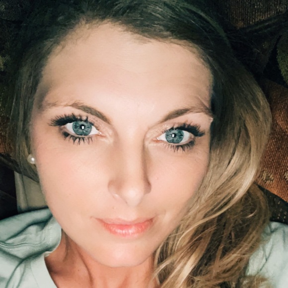 Meet your Posher, Jess - Picture 1 of 2